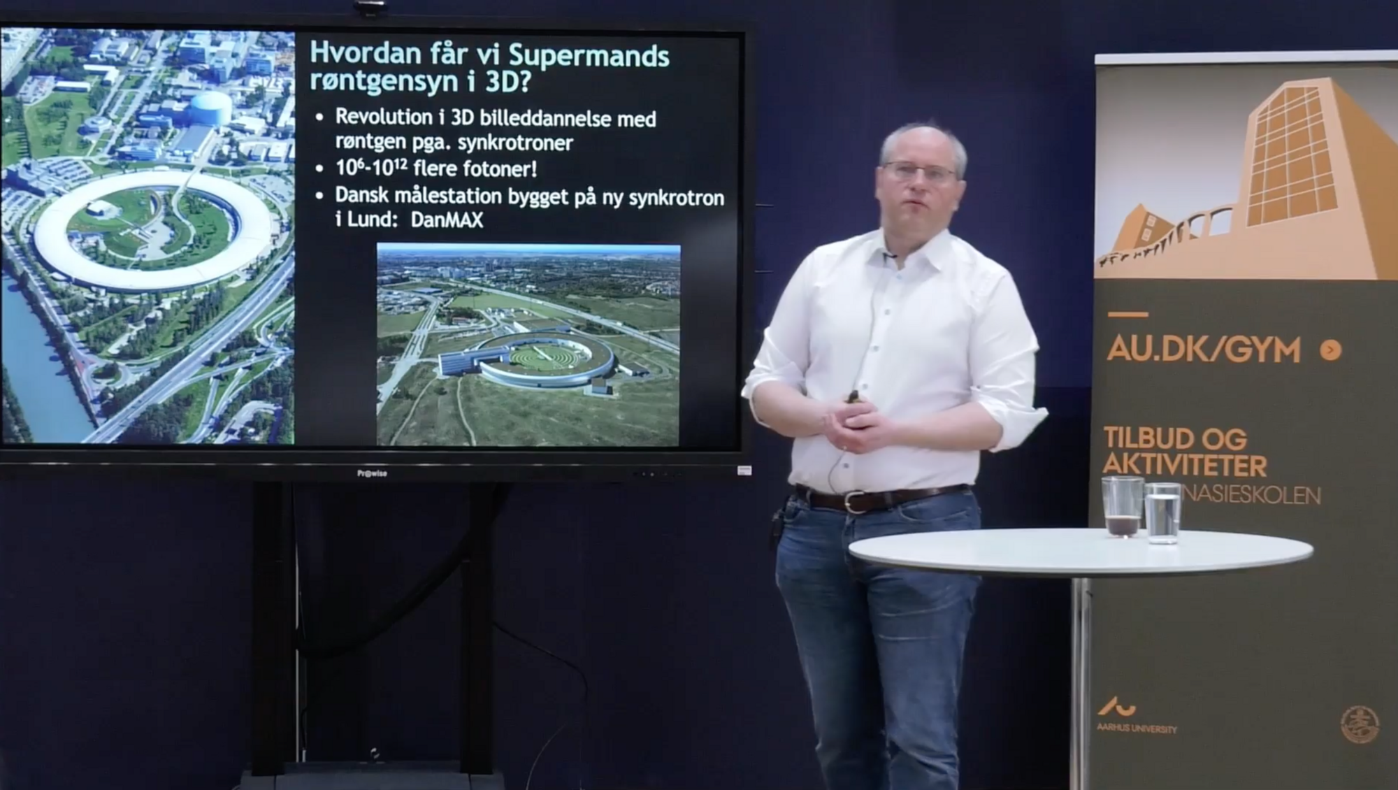 Hør Professor Henrik Birkedal fortælle om en verden i 3D dyk, hvor man med tomografi dykker ind i opbygningen af knogler, batterier, COVID-19 inficerede lunger o.m.a. enten ved at streame en 1-times optagelse, besøge iNANO eller anmode om et besøg af forskeren. Foto Aarhus Universitet